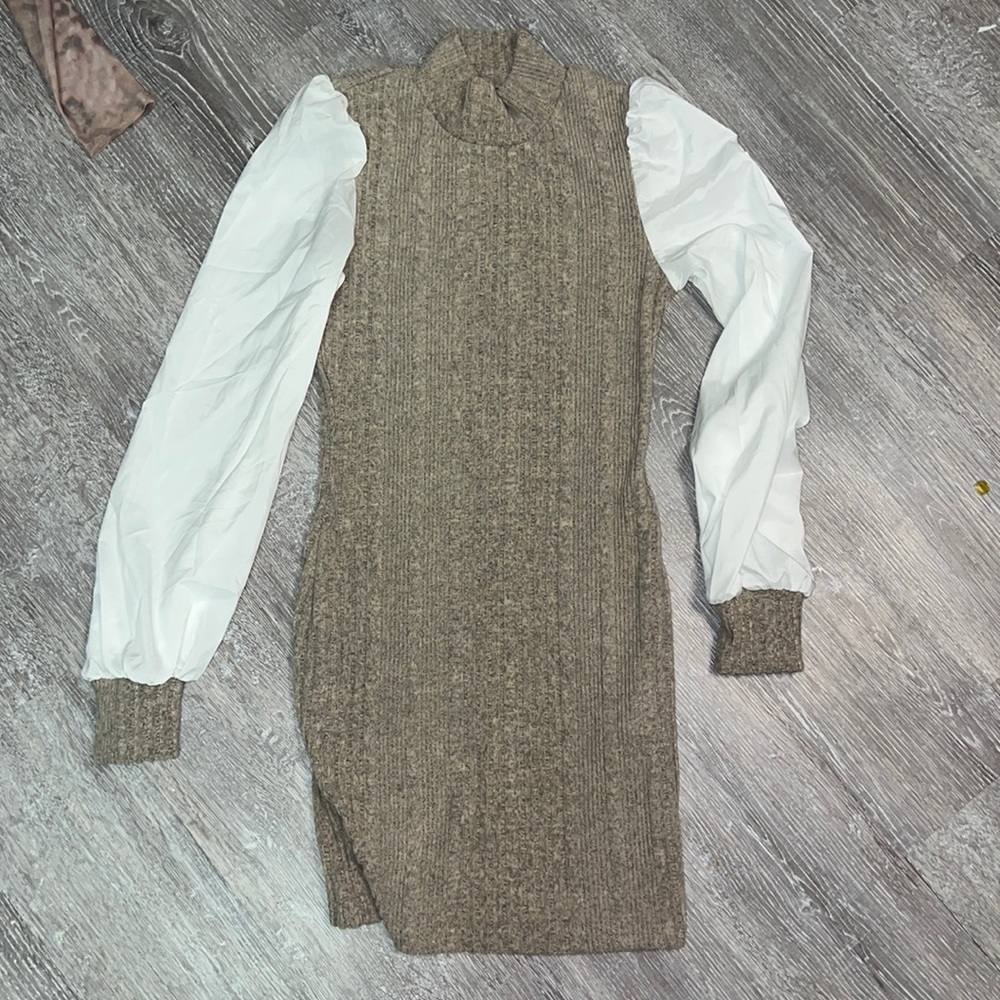 Puff sleeves mini dress
